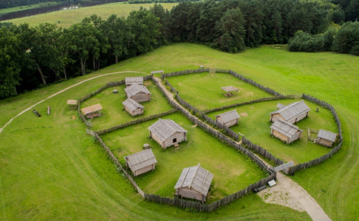 2_muziejine ekspozicija po atviru dangumi (2).jpeg